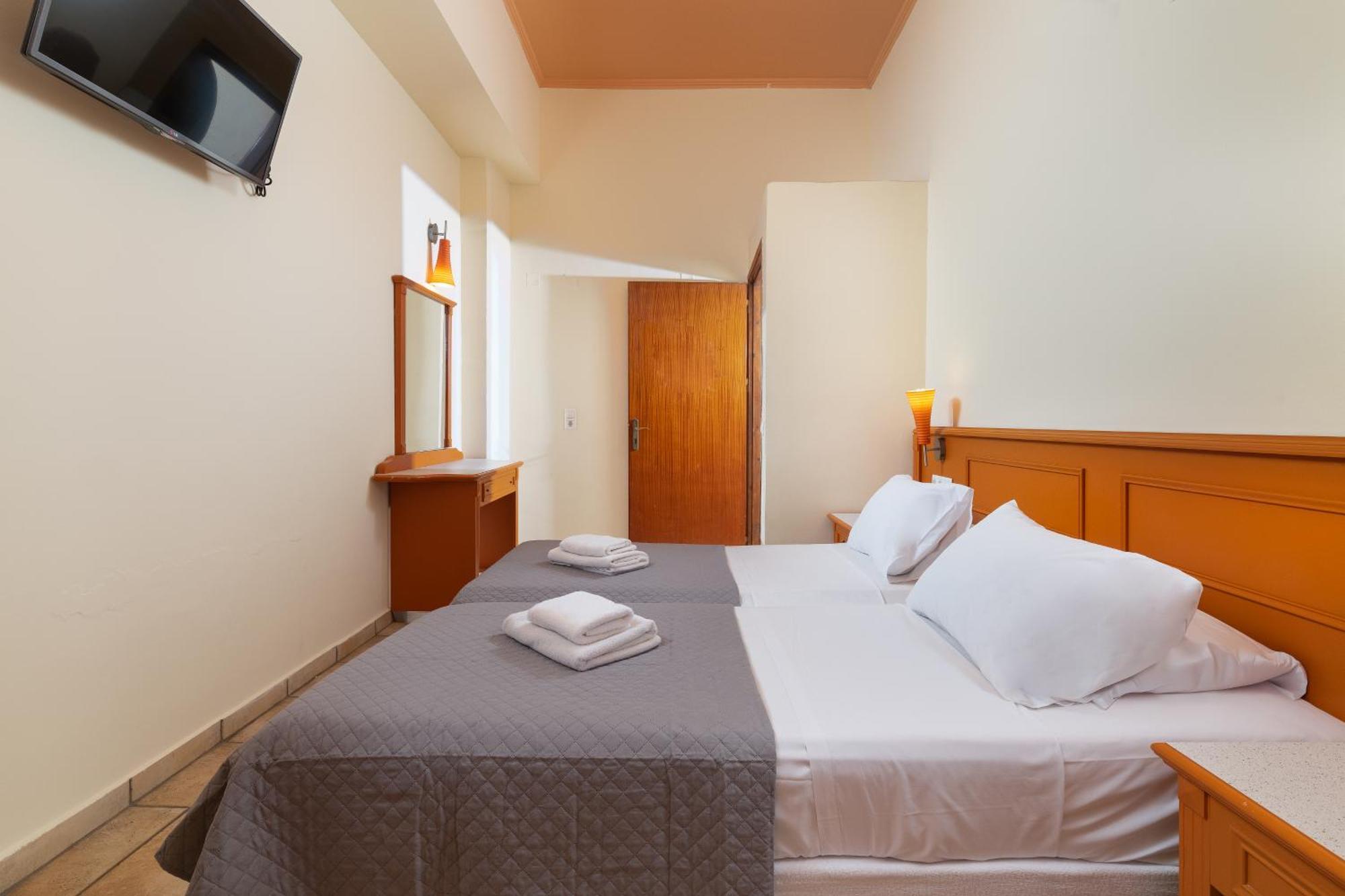 Aquarius Aparthotel 4*