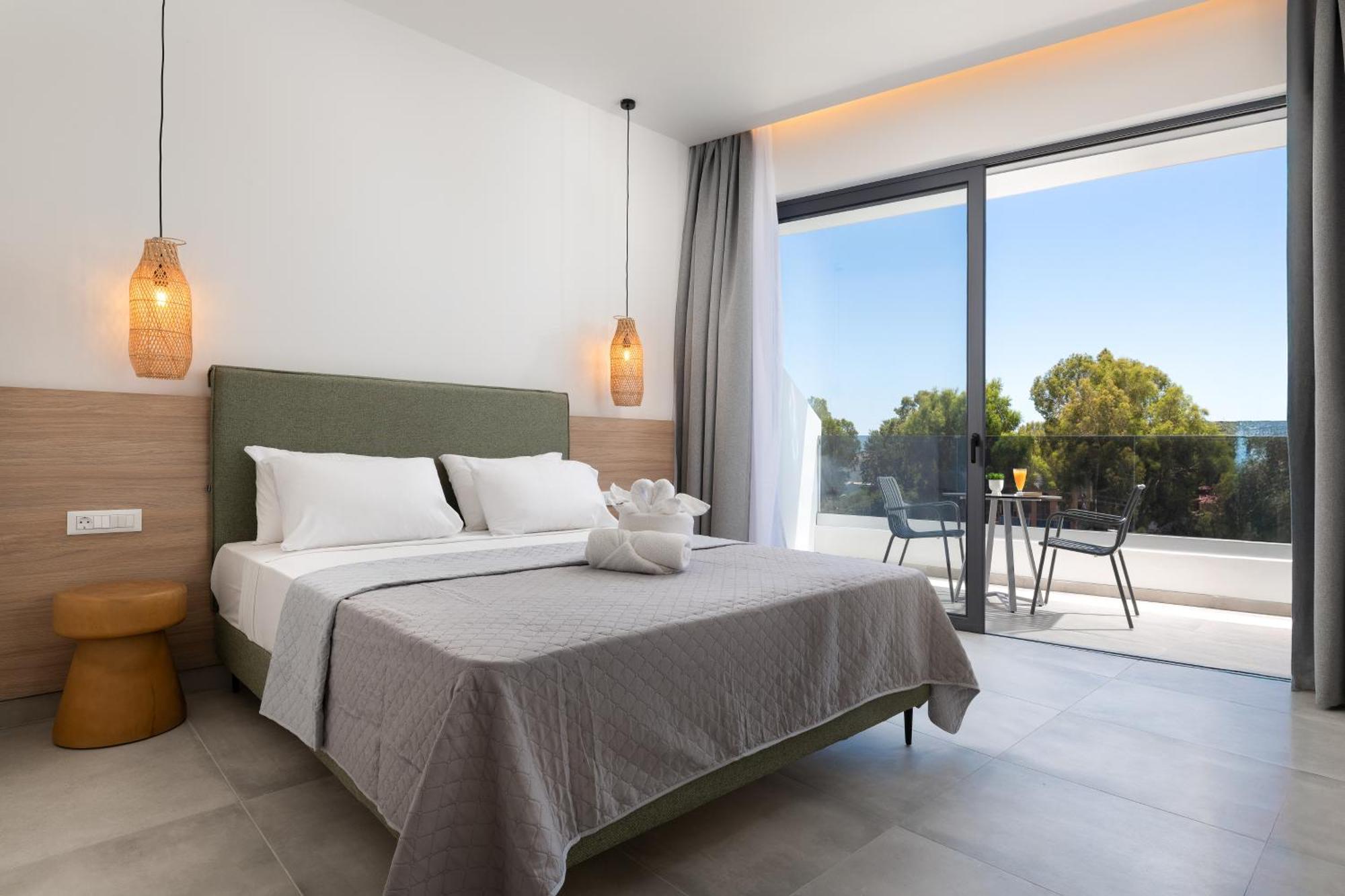 Aquarius Aparthotel 4*
